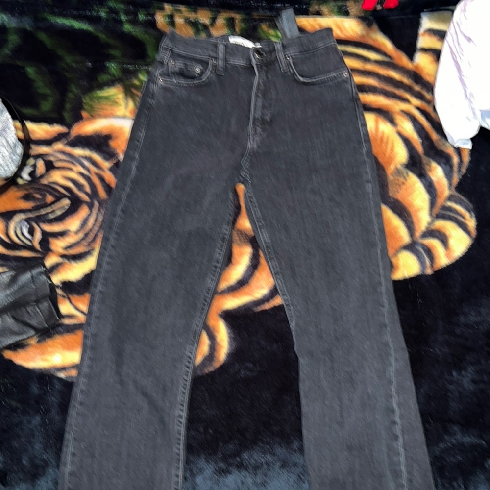 Cute dark grey wash Zara jeans
